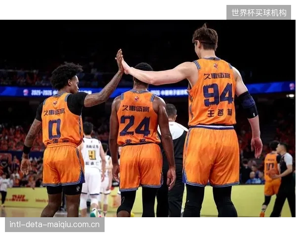 上海久事打出追平队史纪录的23连胜，时隔24年重夺常规赛冠军。